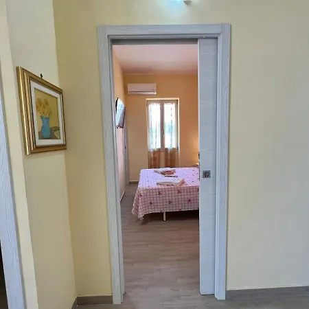Al Mare Bed & Breakfast
